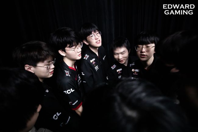 还聊到了中 还聊到了中